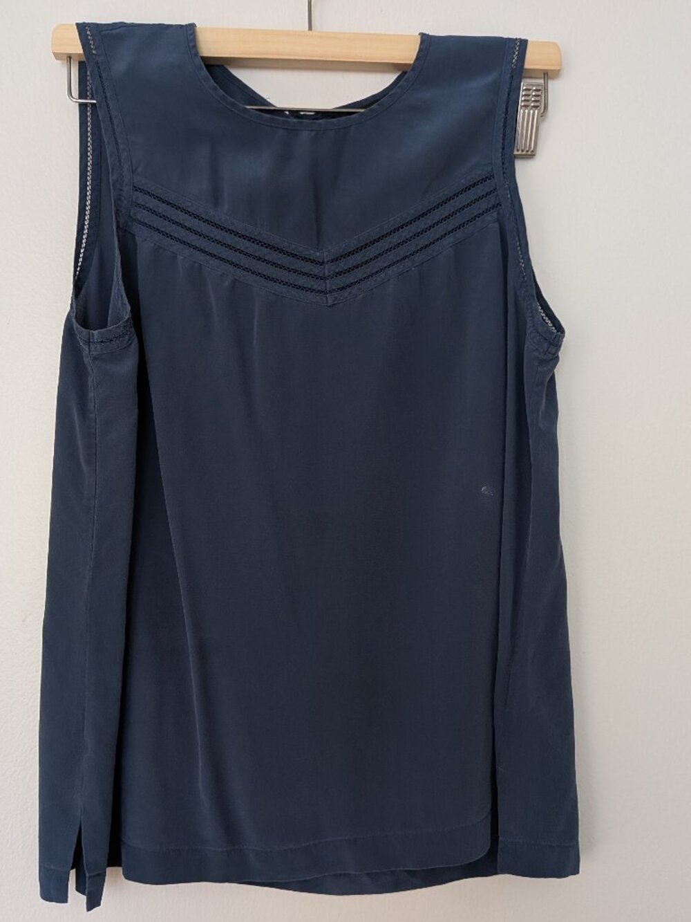 J.Crew Navy Sleeveless Blouse Lace Yoke Keyhole Back Size 8